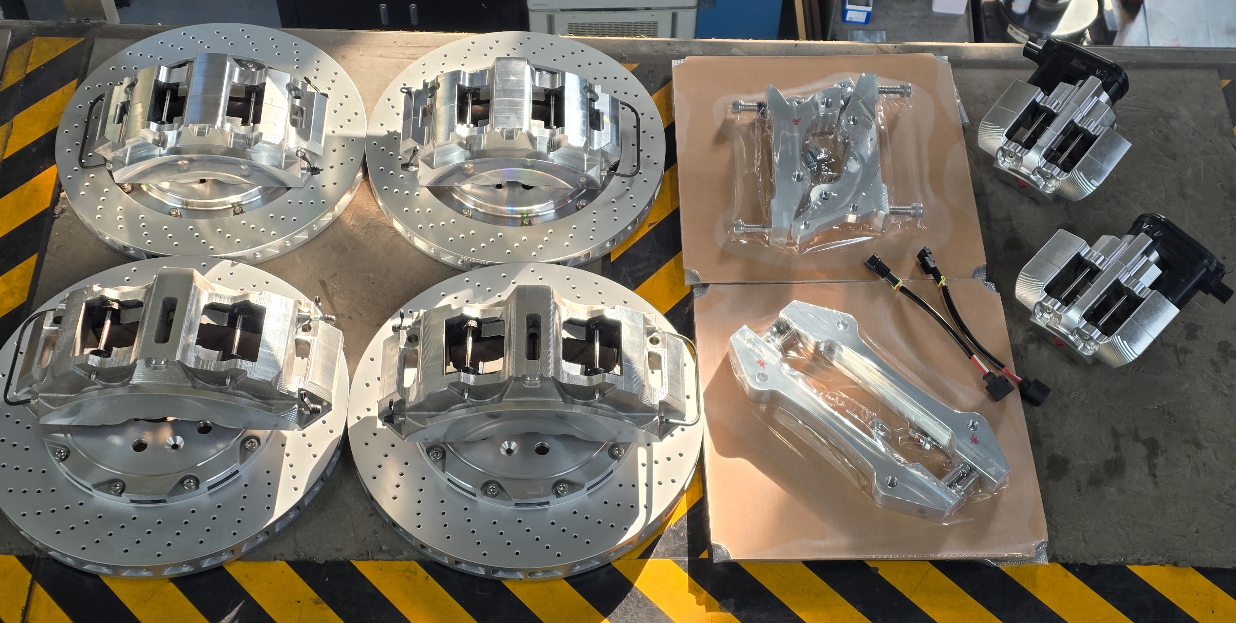 KIA TELLURIDE 2G. (LQ2, 2027+ ) Performance Big Brake Kit Front 8 Pot 405mm Rear 4 Pot 380mm EPB